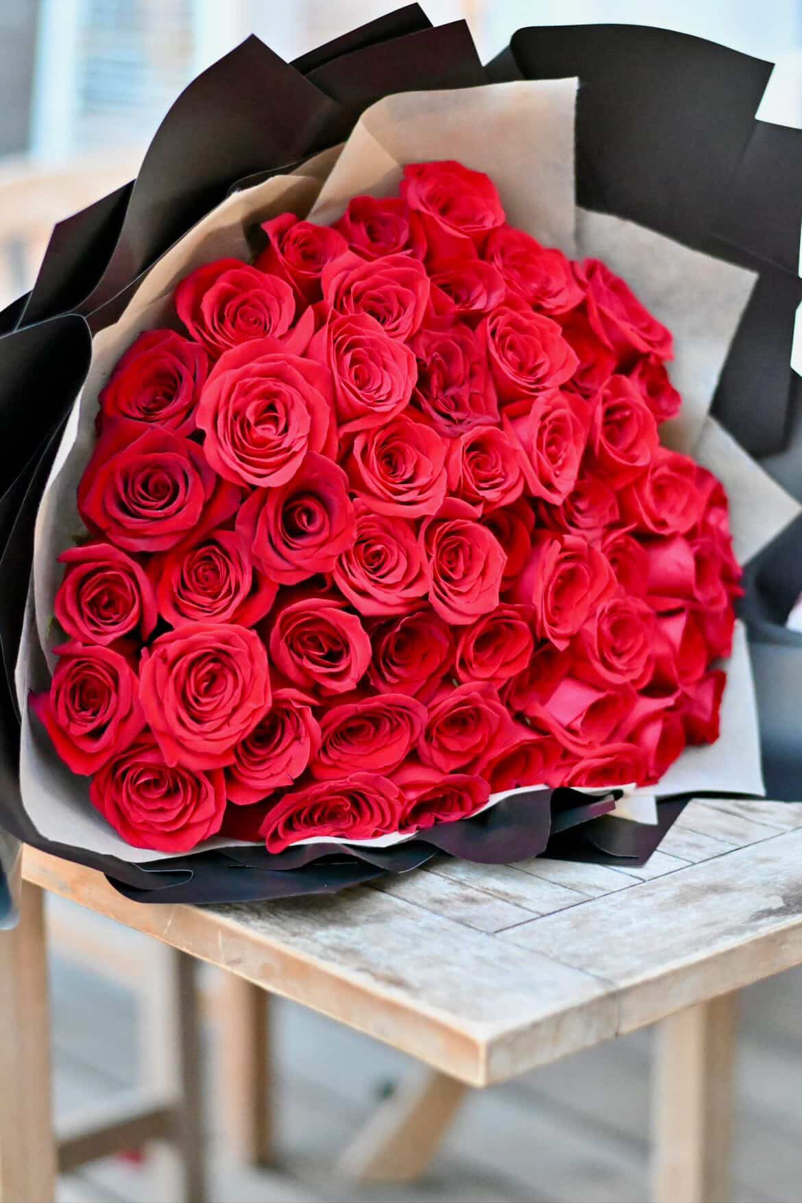 Dramatic red rose bouquet
